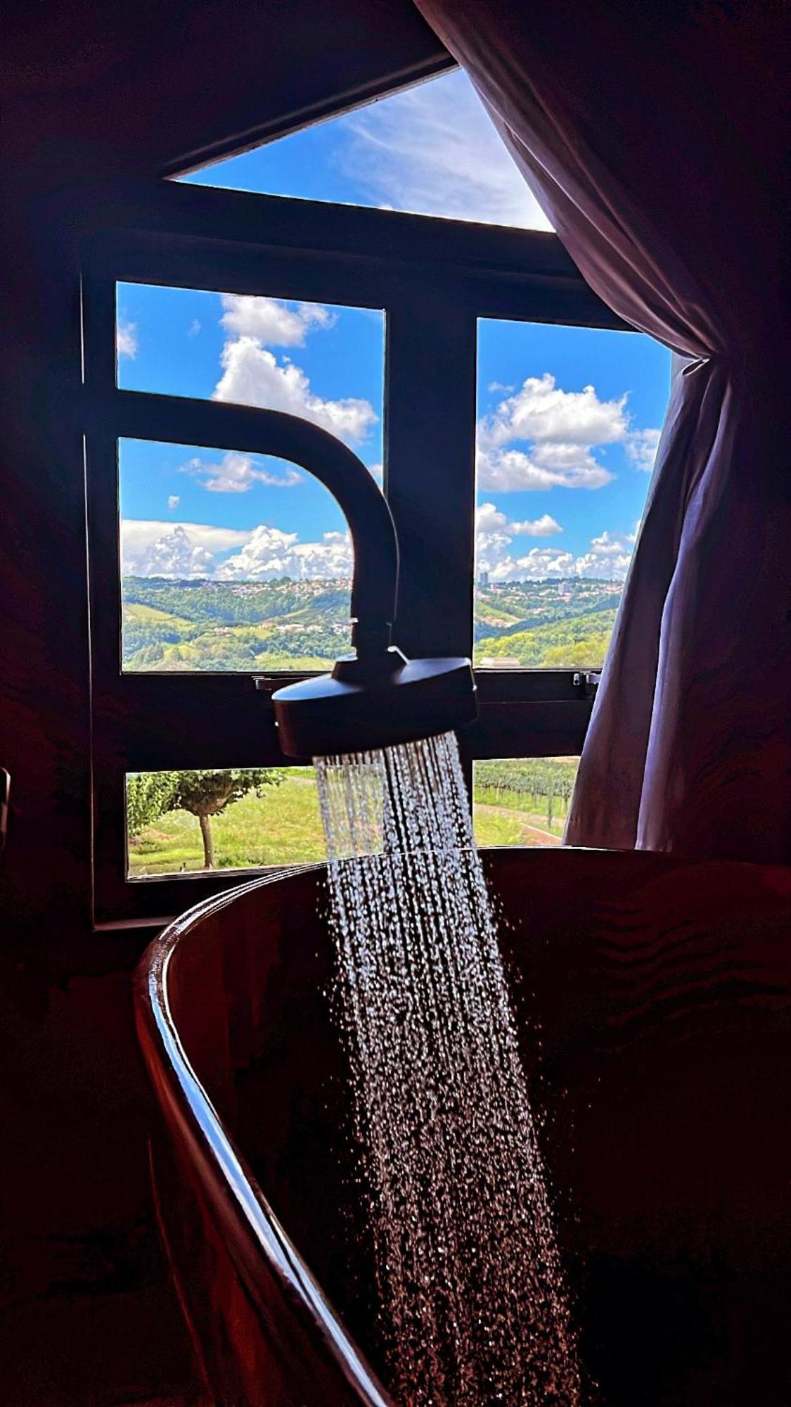 Capanna Del Vale - Um Refugio No Vale Dos Vinhedos Com Experiencia Exclusiva De Degustacao Na Vinicola Dom Candido Bento Gonçalves Oda fotoğraf